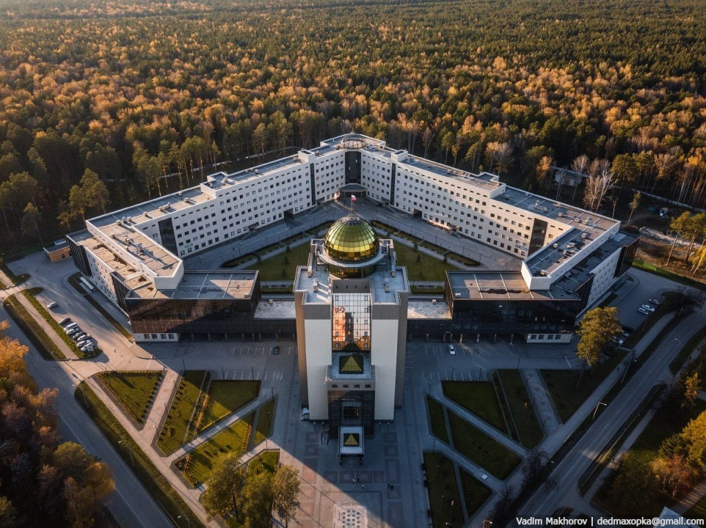 НсНГУ – Новосибирский национальный государственный университет
